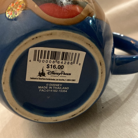 Mickey Mouse Aulani Mug - Picture 3 of 3